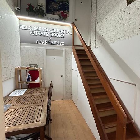 Airbhouse Private Rooms & Apartments Seville Luaran gambar