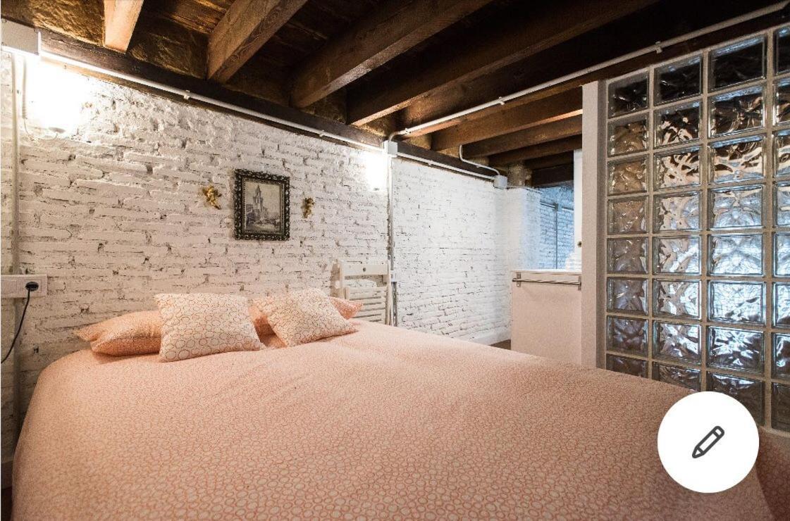 Airbhouse Private Rooms & Apartments Seville Luaran gambar