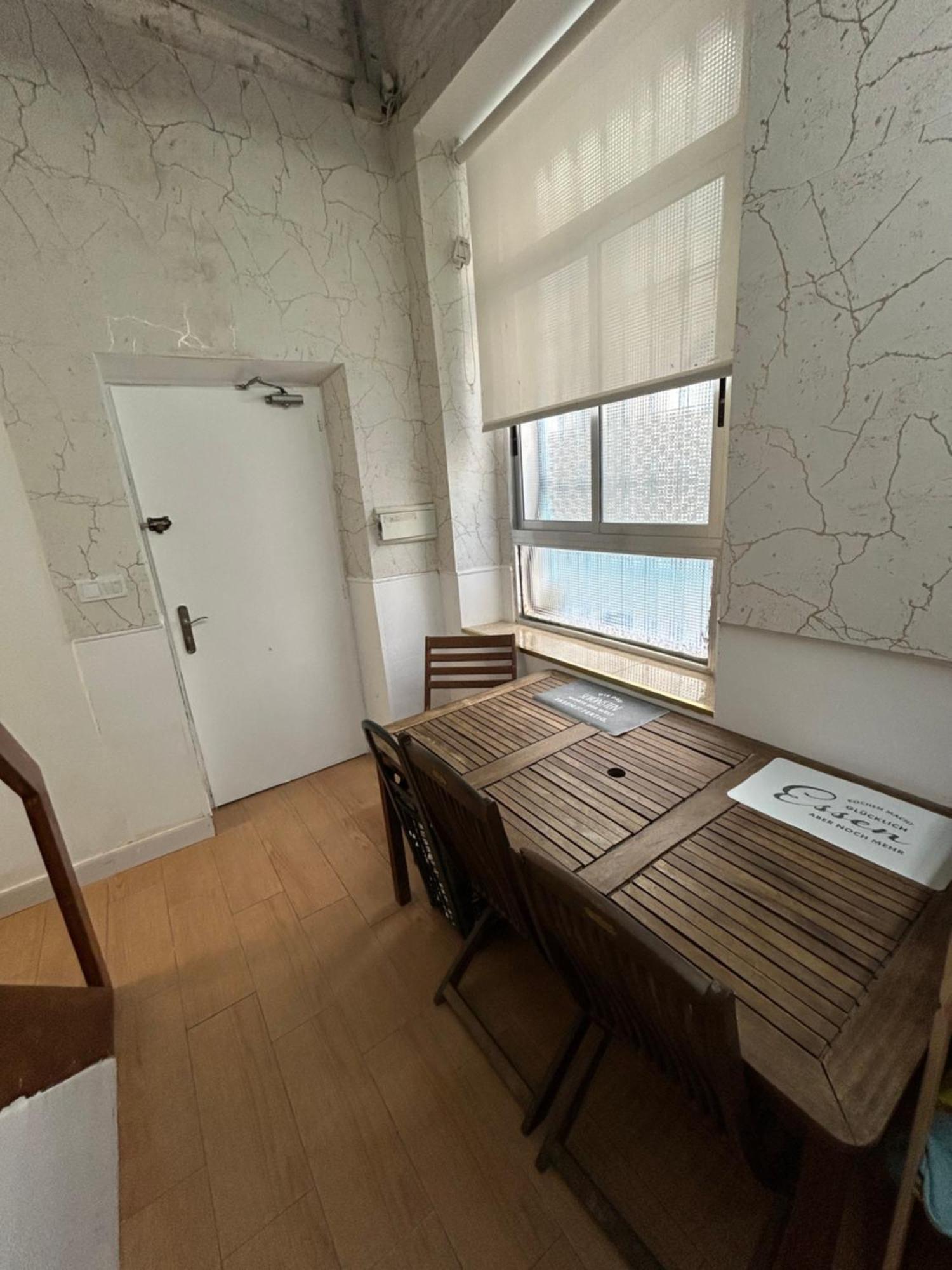 Airbhouse Private Rooms & Apartments Seville Luaran gambar