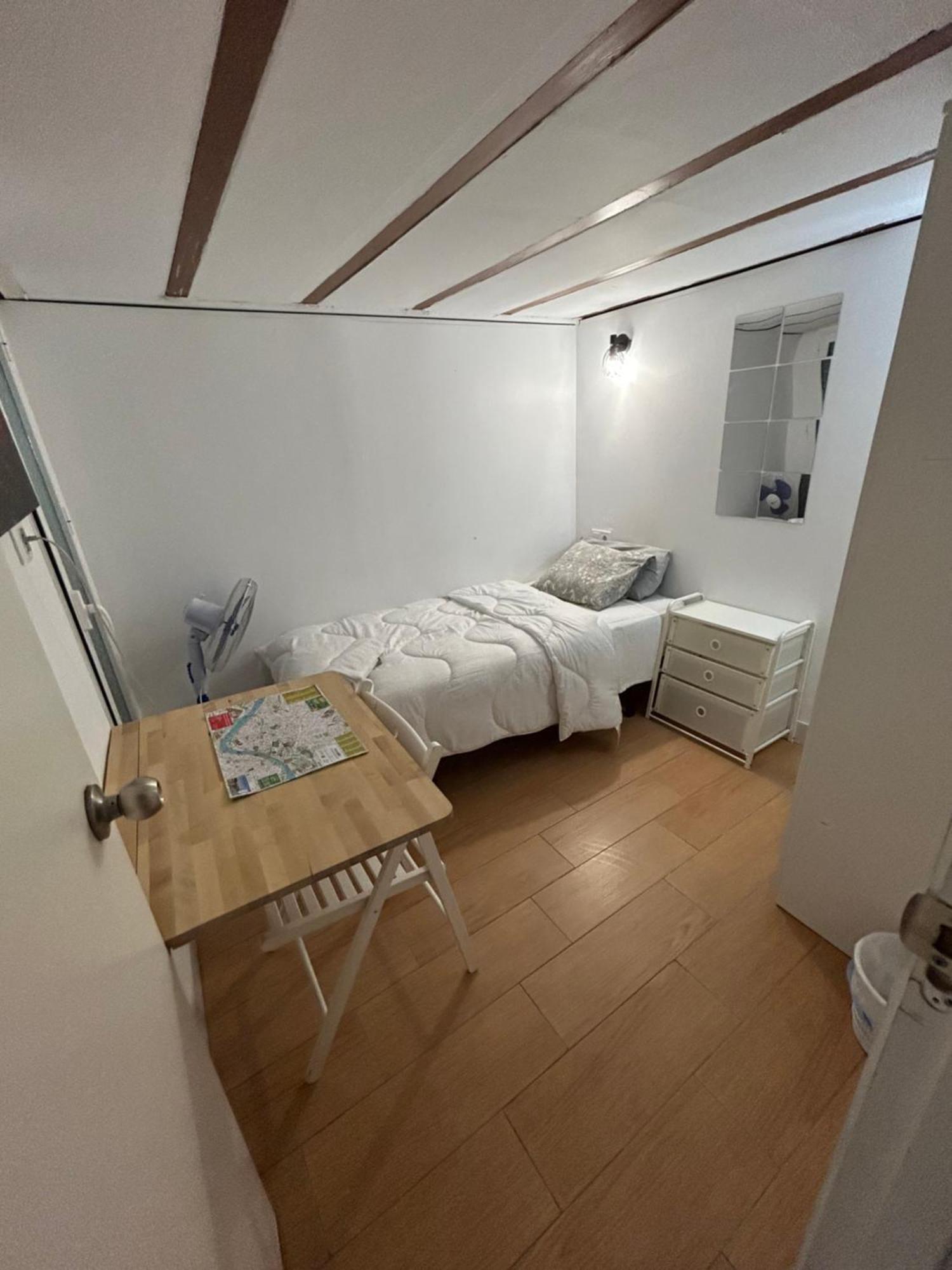 Airbhouse Private Rooms & Apartments Seville Luaran gambar