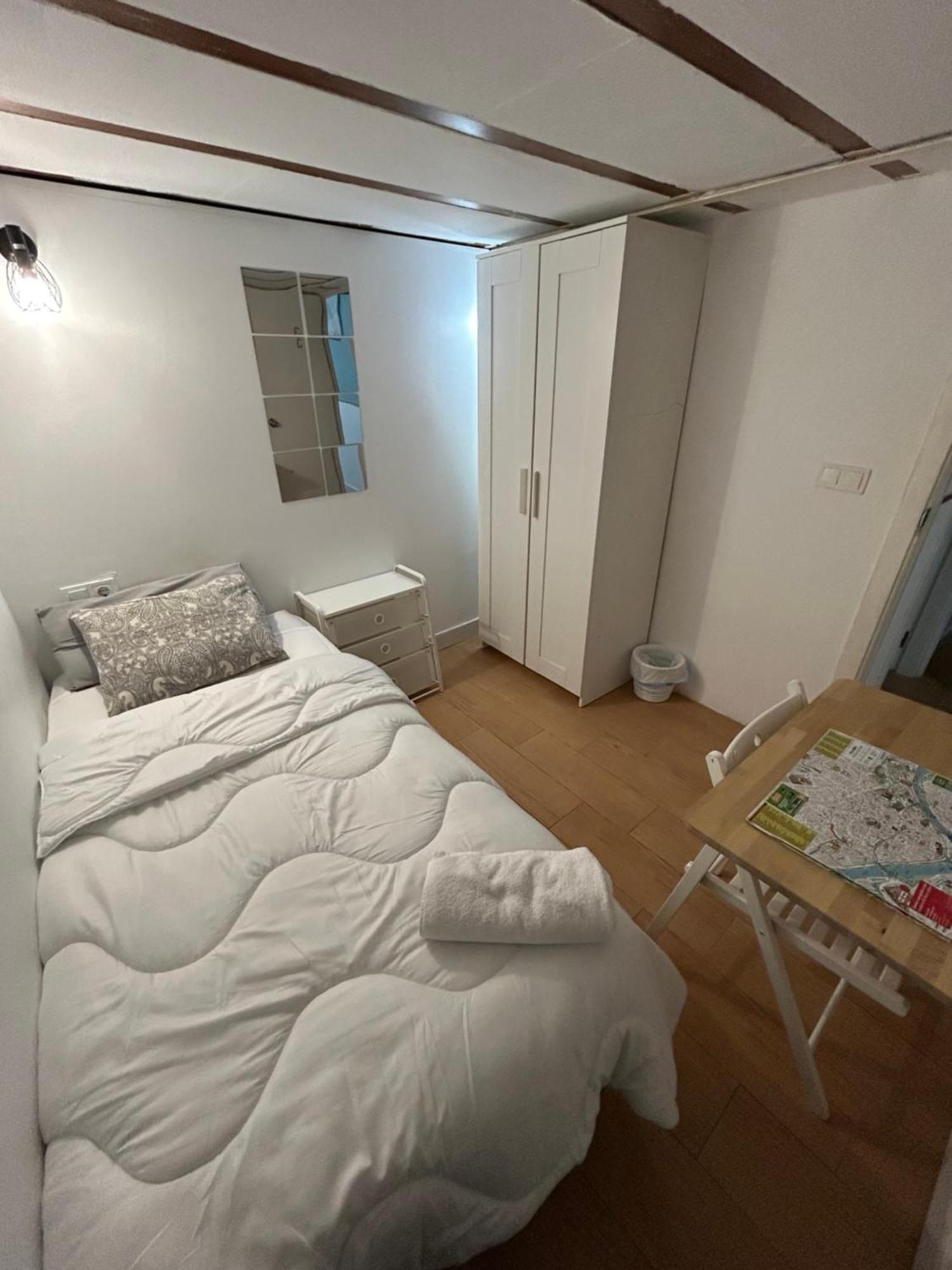 Airbhouse Private Rooms & Apartments Seville Luaran gambar